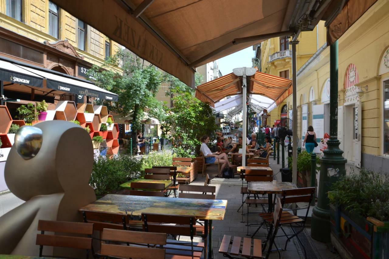 Toscani garden Budapest Exterior foto