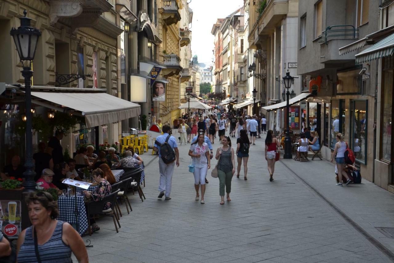 Toscani garden Budapest Exterior foto